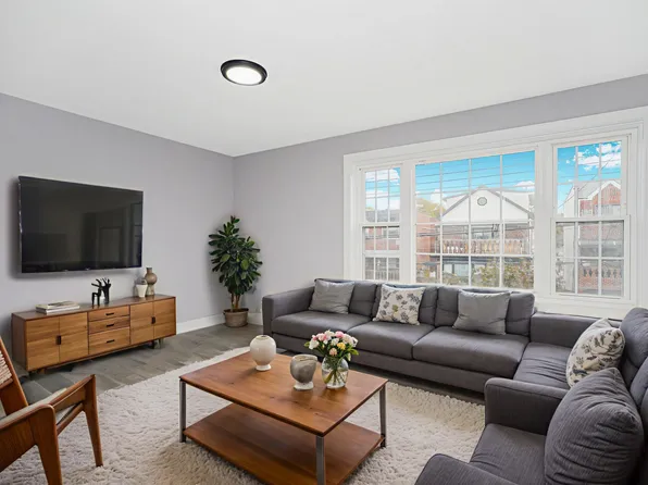 200 Bay 7th Street image 6 of 49