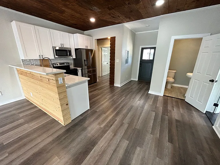 1245 Kayton Ave — Photo 9
