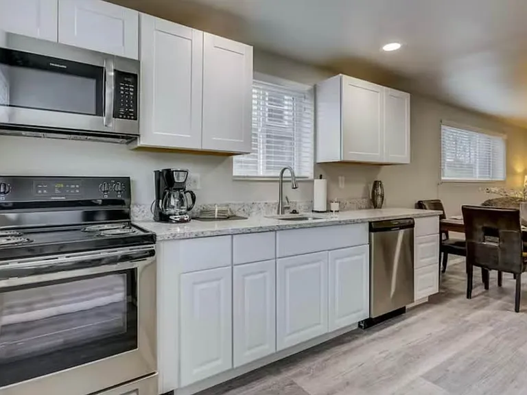 554 S Douglas St #2 — Photo 3