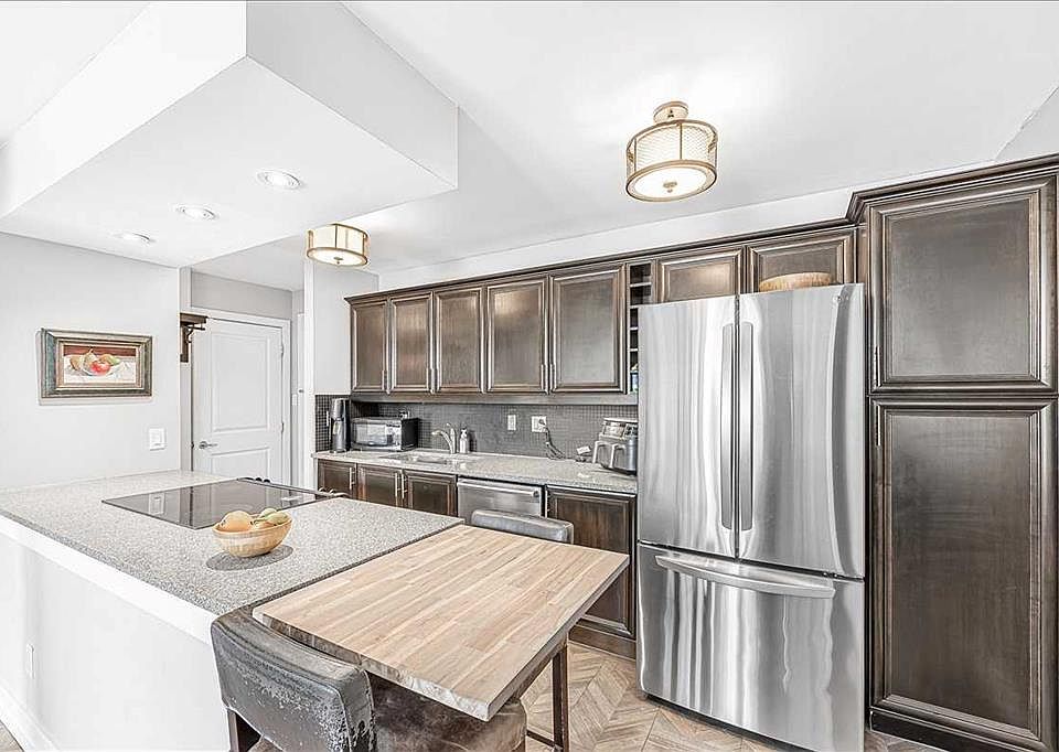 1st image of 2020 S 11th Ave SW #301