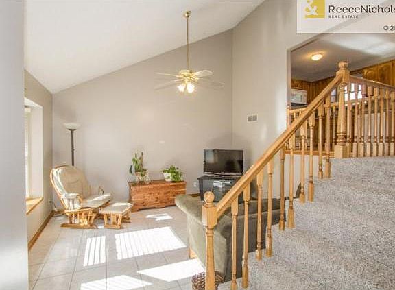 NEW PAINT & CARPET THROUGHT THE HOME 7/2015