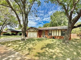 304 E Vicksburg St, Broken Arrow, OK 74011