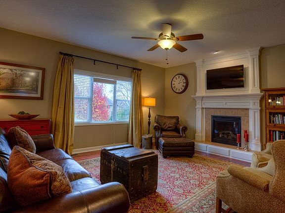 5th image of 2606 NE Seneca Dr