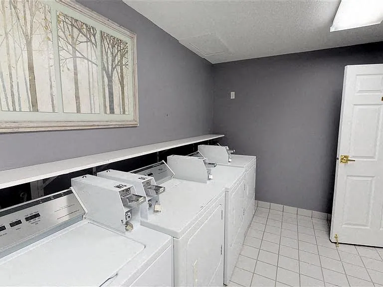 Sierra Vista Apartments — Photo 26