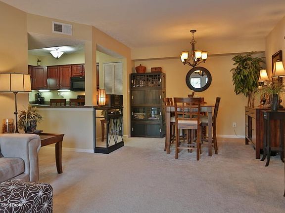 Open Kitchen Design with Bar