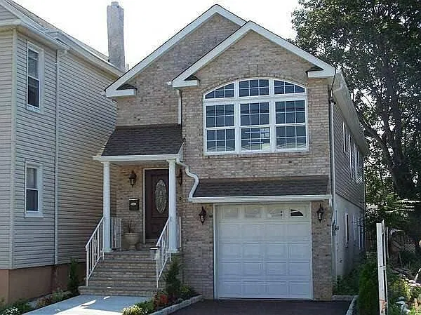 206 Michigan Ave #1