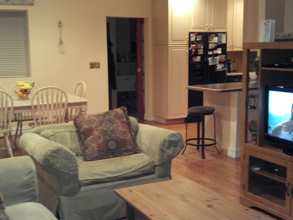 1st image of 72 Brainard Ave