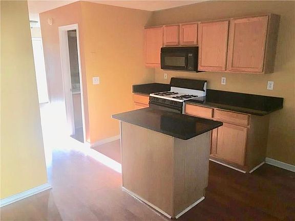 5th image of 6870 Manor Creek Dr