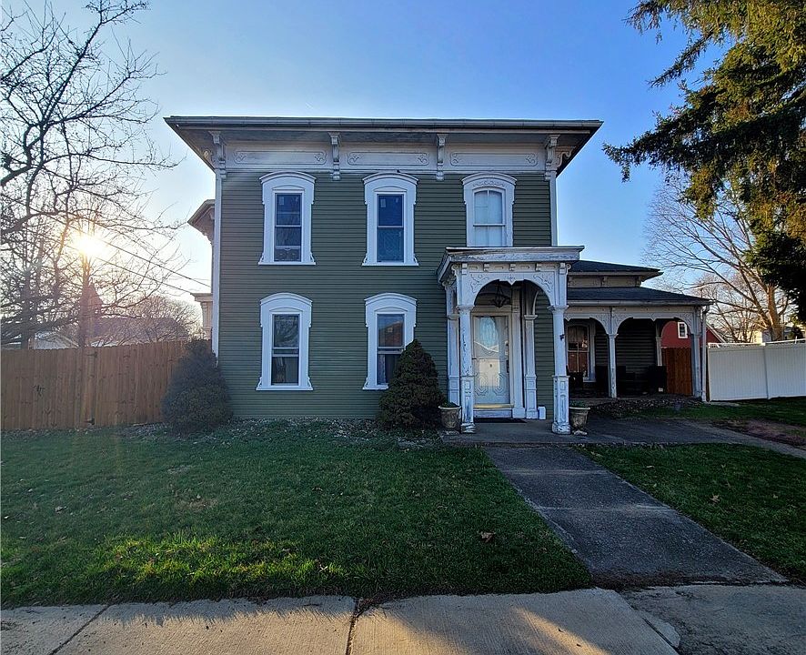 1st image of 124 Park Ave SW