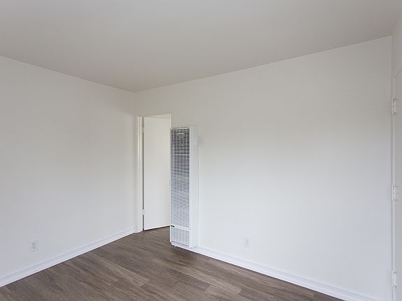5th image of 1849-1867 N Morena Blvd #1863