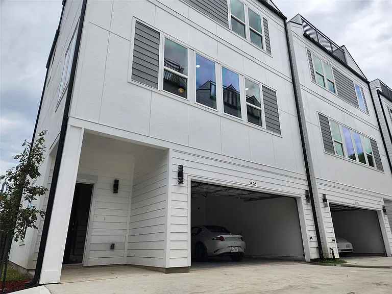 3407 Saint Emanuel St — Photo 2