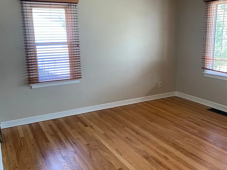 3318 Dillon Ave — Photo 4