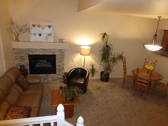 Open floor plan. Gas fireplace.