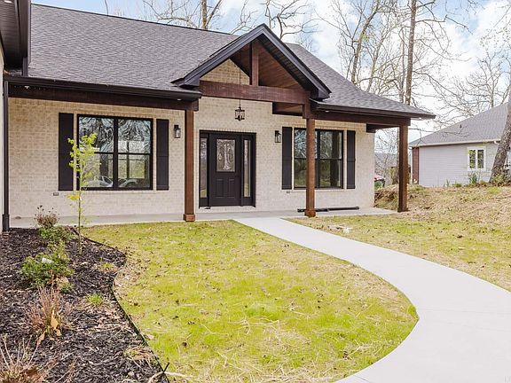 2nd image of 123 Murray Hill Pl