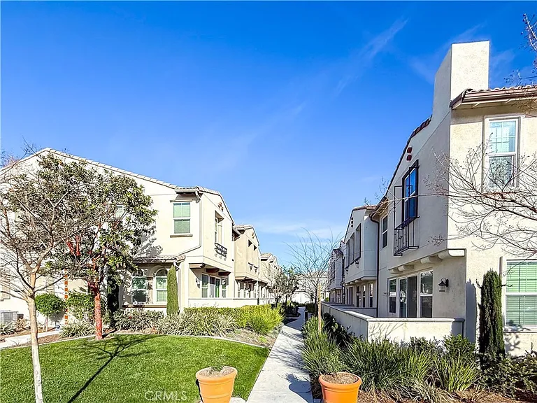 7099 Vernazza Pl — Photo 17