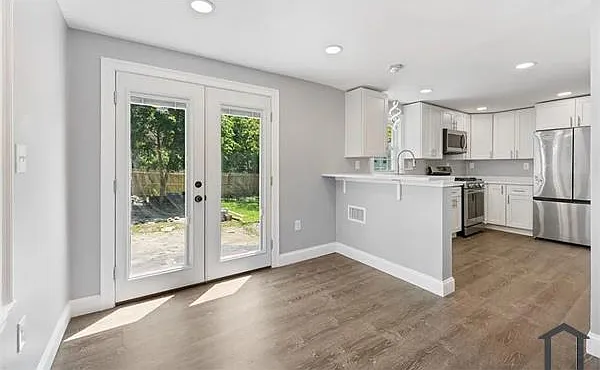 71 Gladeside Ave — Photo 5
