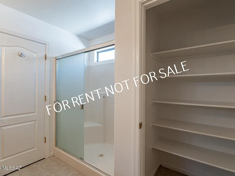 2439 W Rousseau St — Photo 28