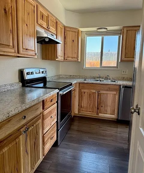 3296 1/2 Lombardy Ln #4 — Photo 4