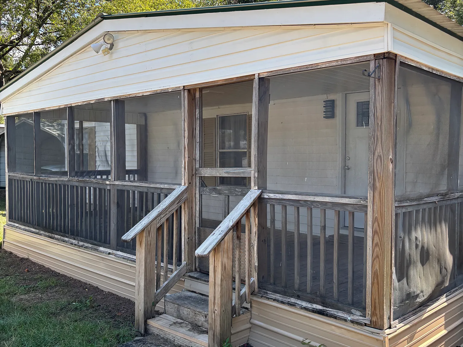 3 bed, 1300 sqft, $1,200 — Photo 1