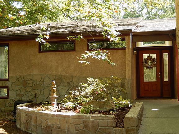 3rd image of 3949 Riverview Dr