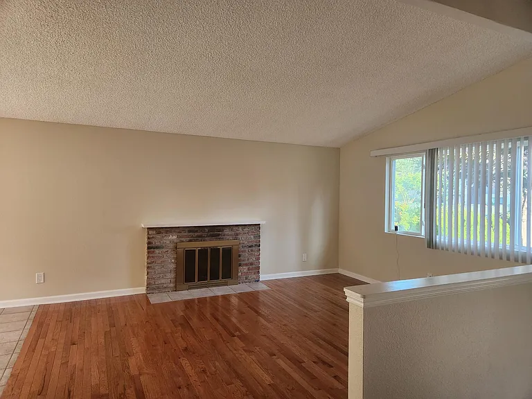 316 19th Ave — Photo 2