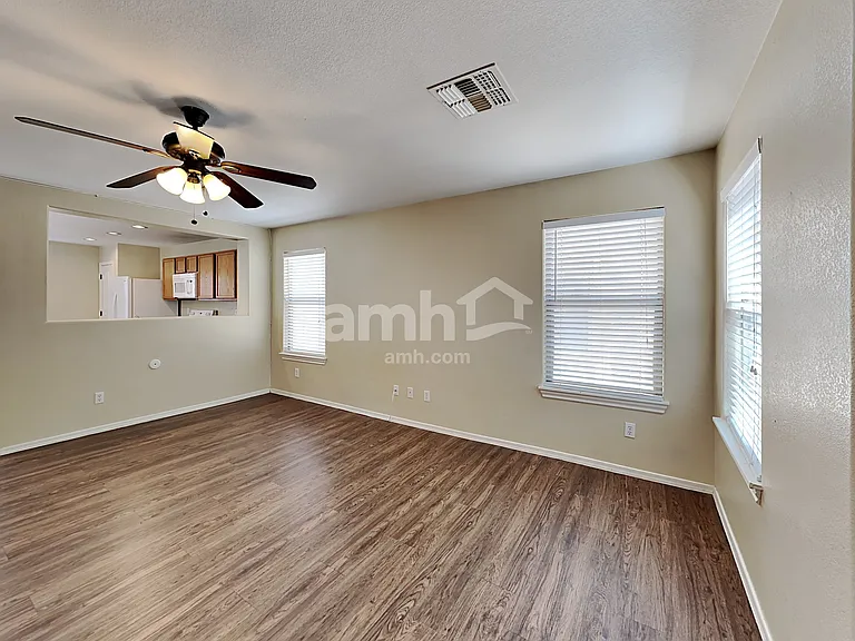 18526 W Valerie Dr — Photo 7