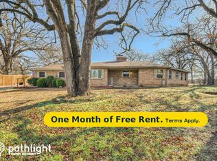 22 Shadowbrook Ln, Hurst, TX 76053