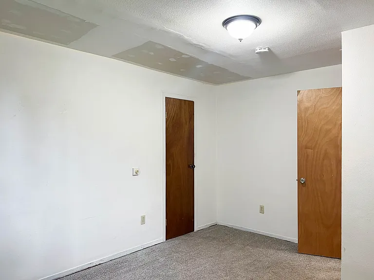 132 N Lane St #B — Photo 11