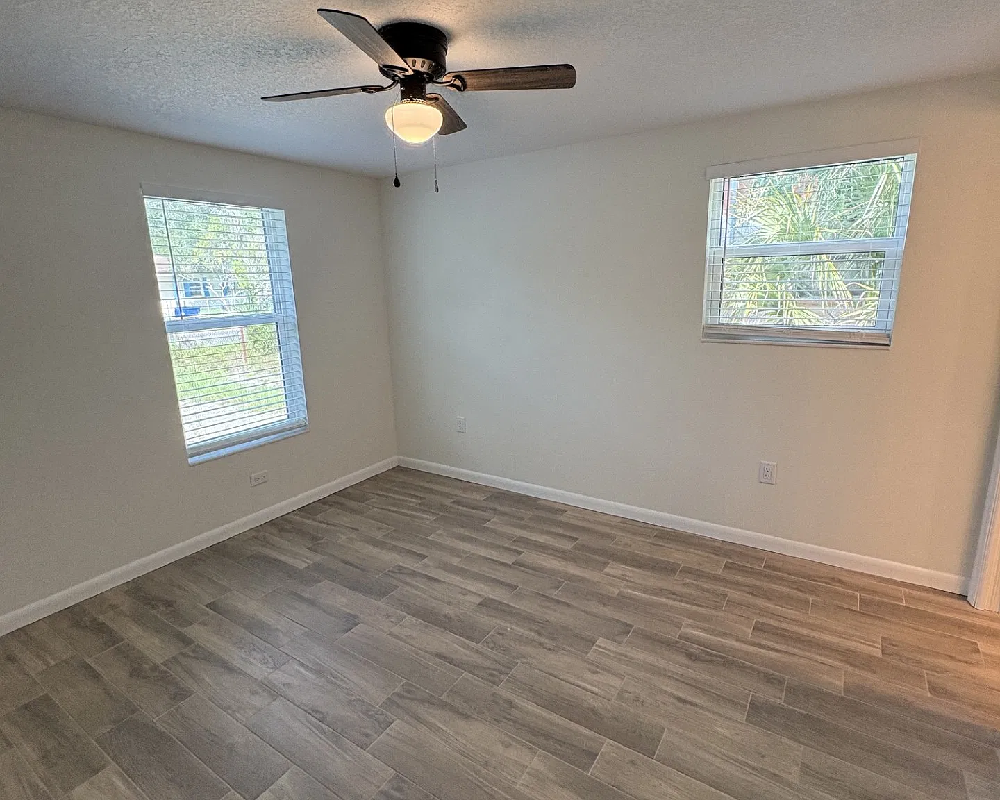 3 bed, 1080 sqft, $2,300 — Photo 3