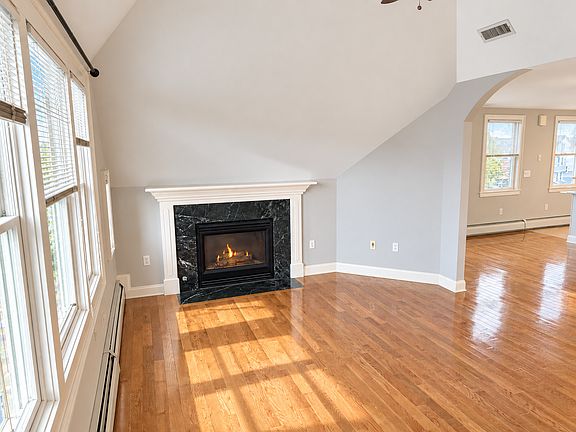 2nd image of 79 Scofield Ave #B