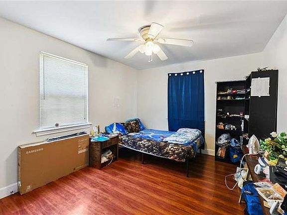 2nd image of 6202 Wainwright Dr