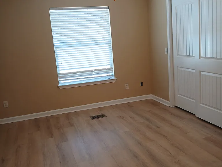Upstairs: Bedroom 3