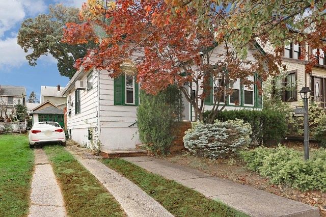 1st image of 456 Lawton Ave