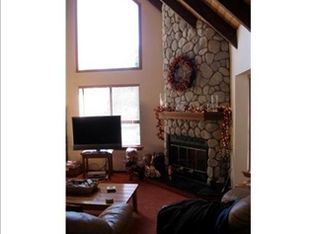 577 Pioneer Rd, Lake Arrowhead, CA 92352