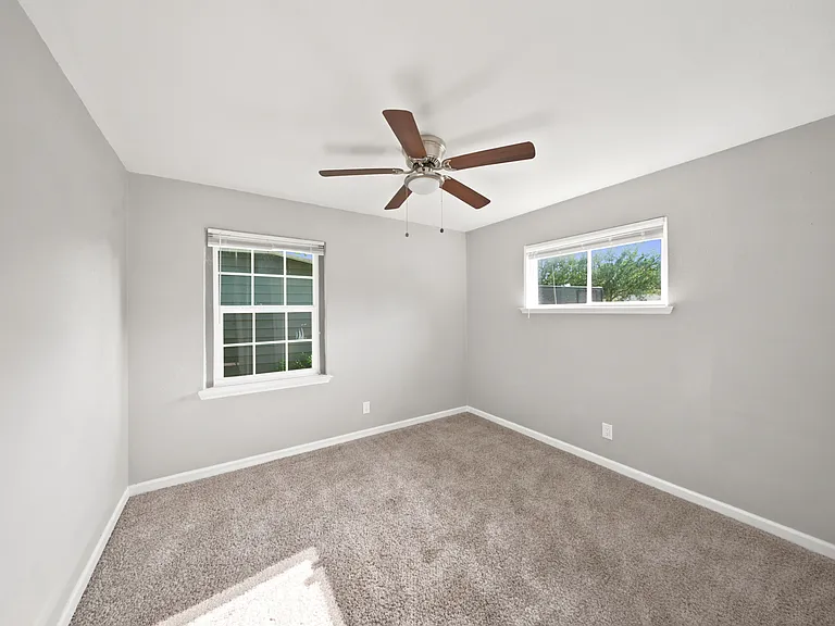 516 Buena Vista Dr — Photo 8