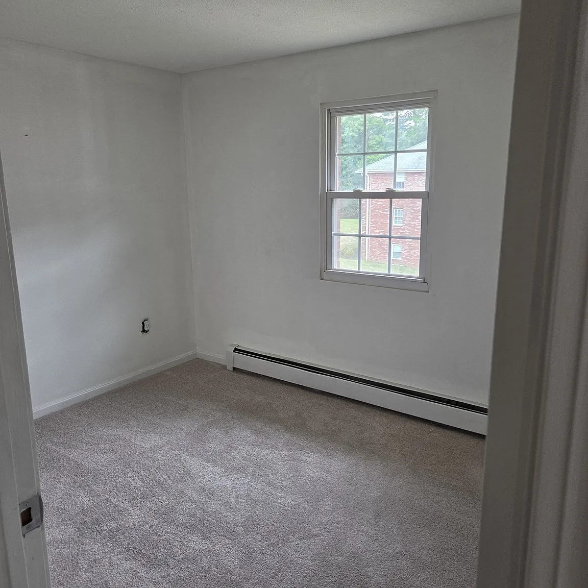 2 bed, 600 sqft, $1,900 — Photo 4