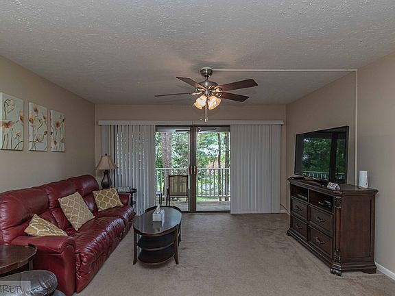 5th image of 103 E Lockhaven Dr APT F