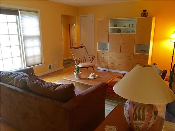 3rd image of 50 Little Brook Dr