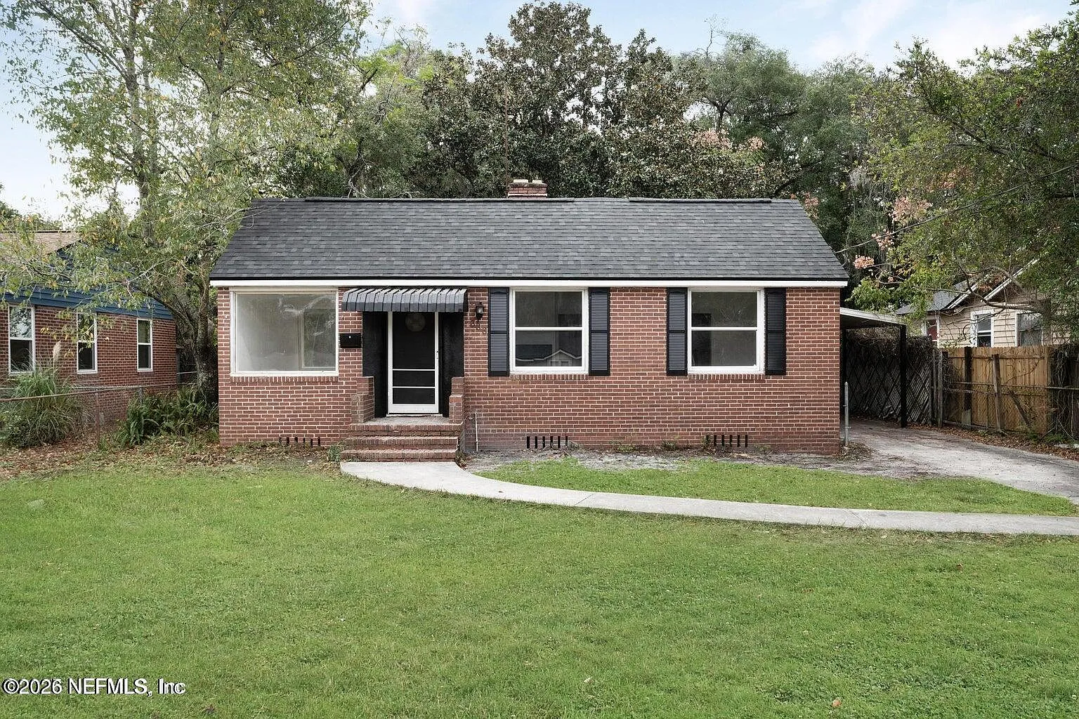 3 bed, 1.5 bath, 1024 sqft, $1,365 — Photo 1