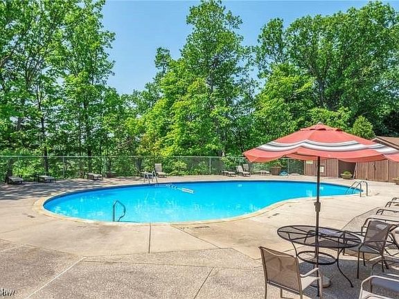 4th image of 18501 Hilliard Blvd APT 111