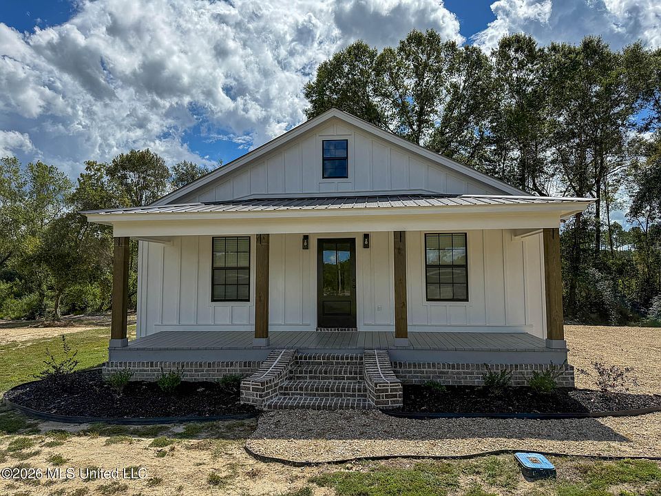 1st image of 14 Mixon Dr