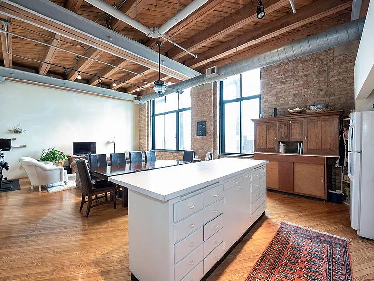 1872 N Clybourn Ave #404 — Photo 5