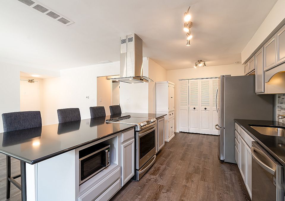 1st image of 3205 Southdale Dr #19
