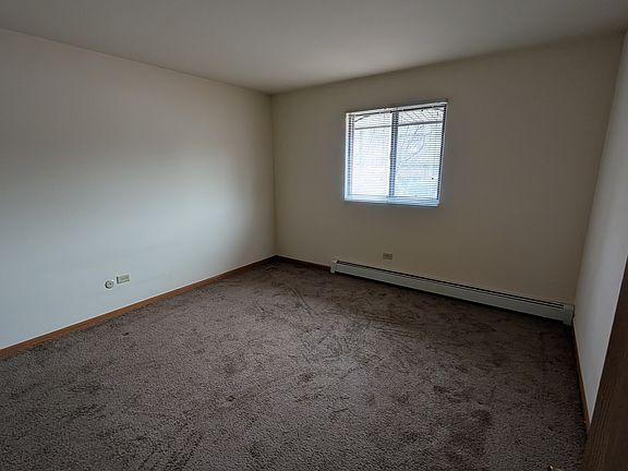 5th image of 1144 Royal Blvd #1N