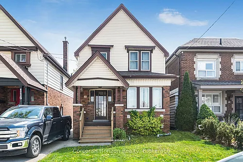 114 Weir St N Photo 1
