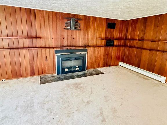 5th image of 2401 Maple St