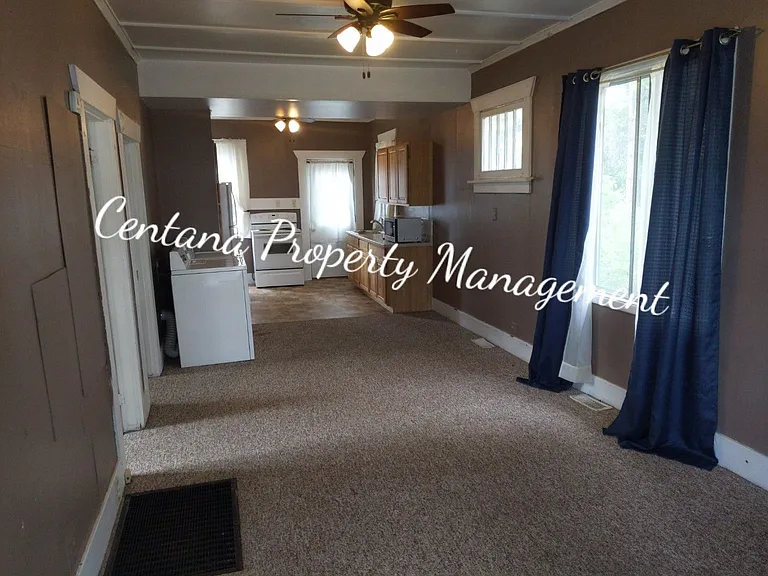 1138 W Park St — Photo 7