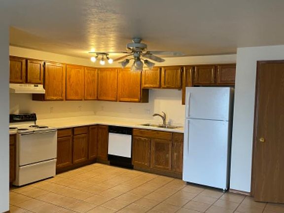 3rd image of 1296 Crown Ct