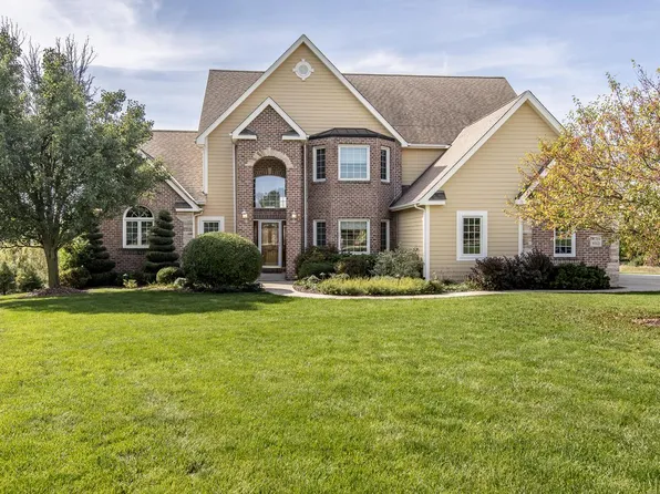 W269N5121 Carlene DRIVE, Pewaukee, WI 53072