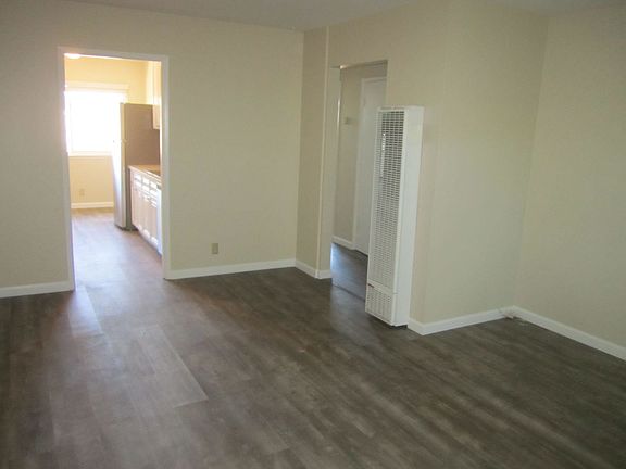 5th image of 972 College Dr #4